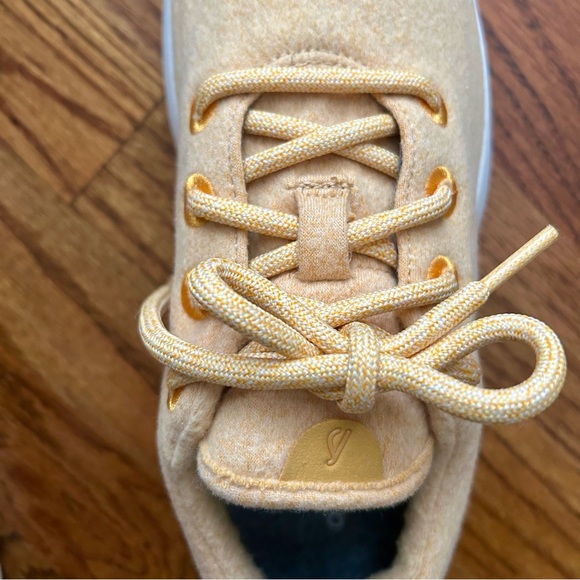 Women’s Allbirds Sneakers - Picture 11 of 16